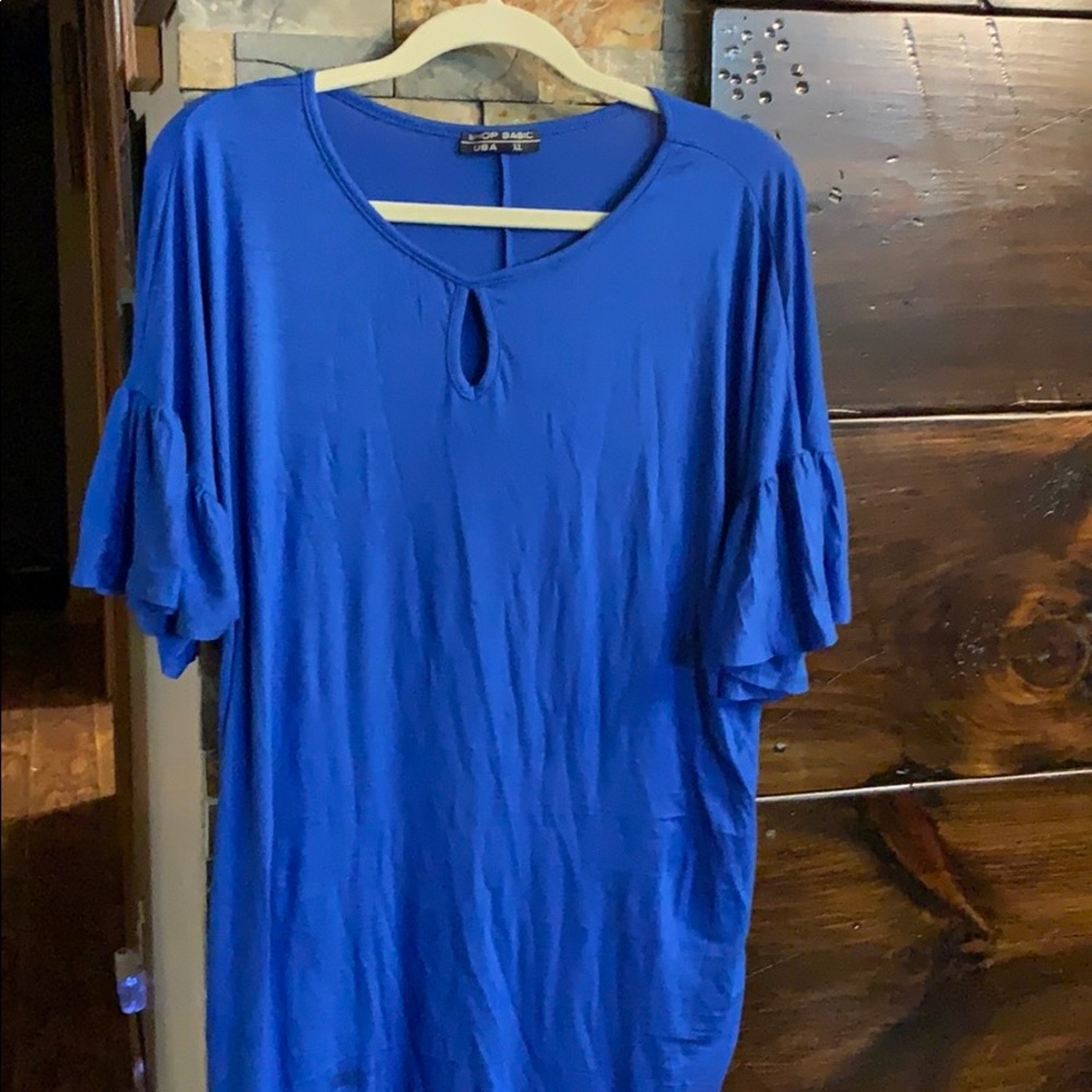 NWOT super soft top with pockets